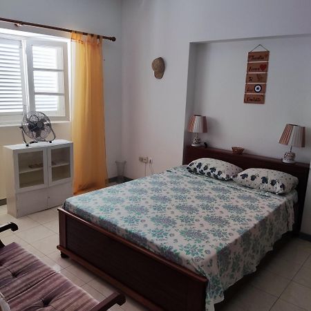 Bed and Breakfast Chez Fred à Mindelo Extérieur photo